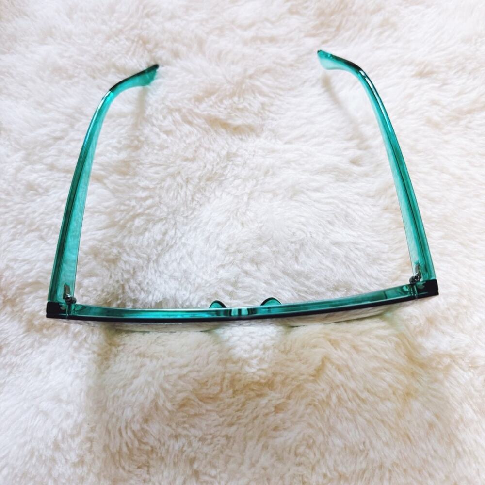 Greta Green Oversized Statement Sunglasses - Picture 4 of 10